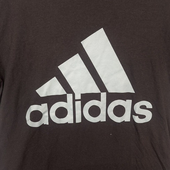 adidas T-Shirt Logo The Go-To Performance Tee Men’s Size M T-Shirt Dark Gray - Picture 2 of 8